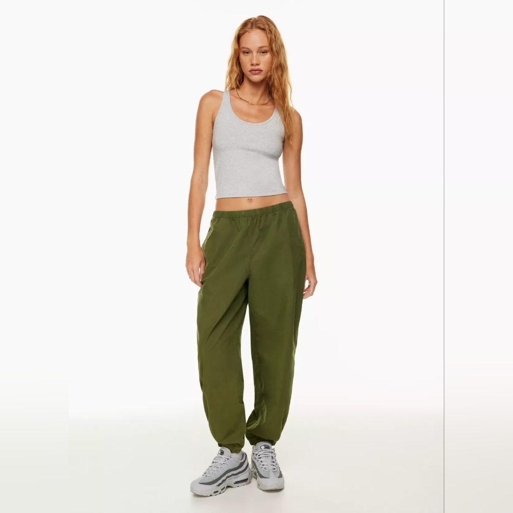 Aritzia TnaDeploy Parachute Pant black